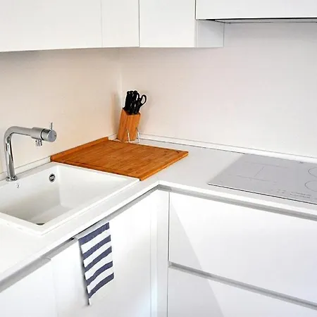New, Modern Apt, Near With Ac, Terrace & Parking *