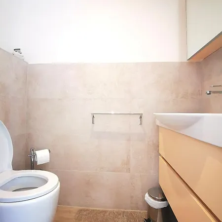 New, Modern Apt, Near With Ac, Terrace & Parking Daire